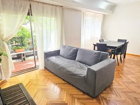 Departamento 3 ambientes balcon al frente con dependencia zona comercial Flores Apto Credito.