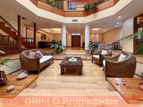 Rondeau 2559. Casa en lote propio con diseño y confort superior.