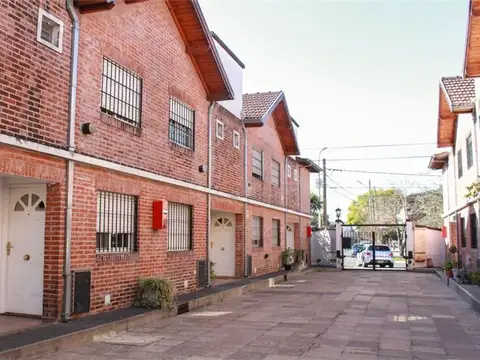 VENTA DUPLEX 3 AMB. C/ PATIO Y COCHERA - HAEDO