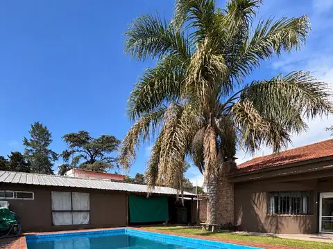 VENTA - EXCELENTE CASA QUINTA - 800 MTS - MORENO - B° LOS LIMONES