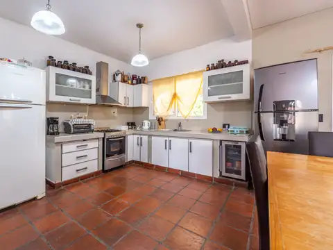 CASA EN VENTA EN JARDINES DE ESCOBAR C/PILETA