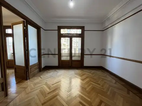 Arroyo 800, Piso 7