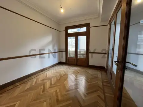 Oficina en Alquiler 101 años
