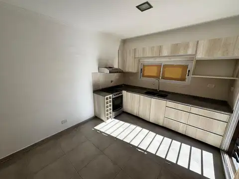 Depto Tipo Casa en Alquiler de 2 dormitorios