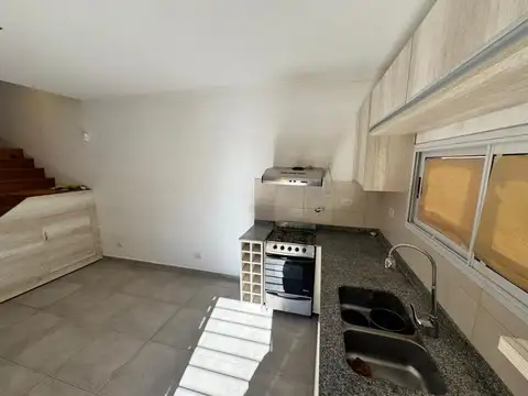 Depto Tipo Casa en Alquiler en Ituzaingo Norte, $ 950.000