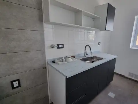 DEPARTAMENTO DE 2 DORMITORIOS CON COCHERA Y BALCON