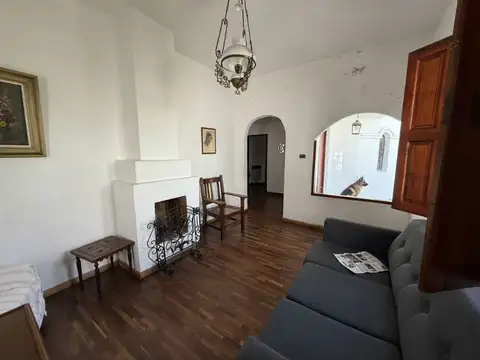 OPORTUNIDAD  CASA CON 937METROS DE TERRENO Y SALIDA A DOS CALLES-IDEAL COMPLEJO