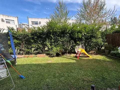 Hermoso Departamento  Tipo Casa  con Jardín en Venta  en Sendero Nordelta