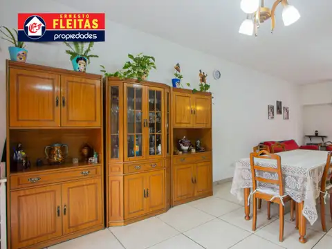 VENTA Casa de 5 Ambientes construida - Villa Luzuriaga