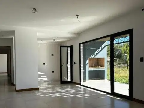 Casa 3 ambientes con 1 baño