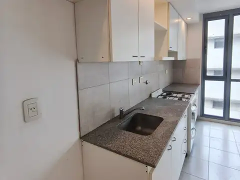 1 De Mayo 1400, Piso 4