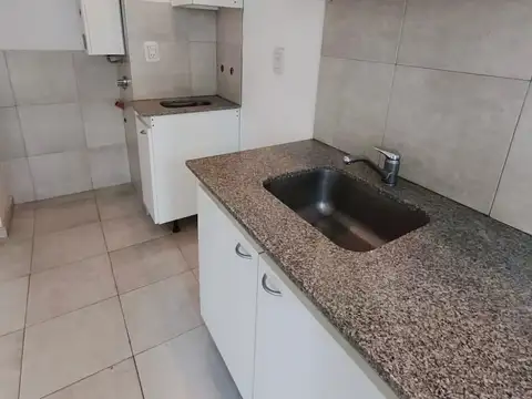 Departamento frente impecable 1 dor.