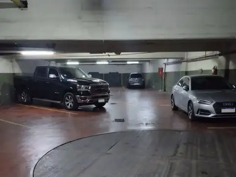 Oportunidad de Inversión Cochera en excelente ubic