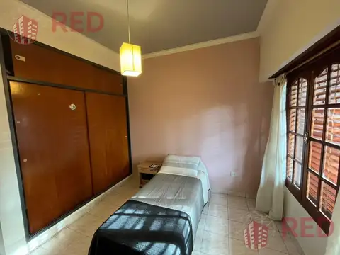 Casa 6 ambientes con 2 baños