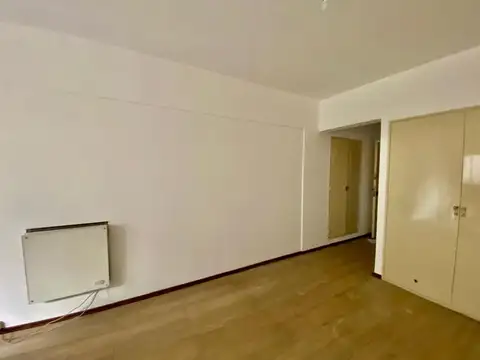 ALQUILER Monoambiente Monserrat LUMINOSO