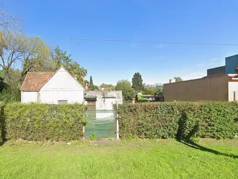 LOTE COMERCIAL EN VENTA, CASA A RECICLAR O DEMOLER