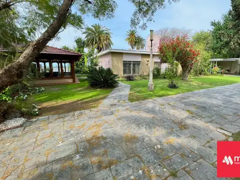Casa 6 ambientes con 5 baños