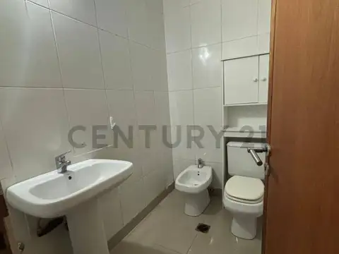 Av. San Martín 924 92400, Piso 2