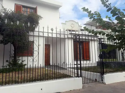 VENTA CASA 4DORM. PARQUE SAN FRANCISCO- CORDOBA