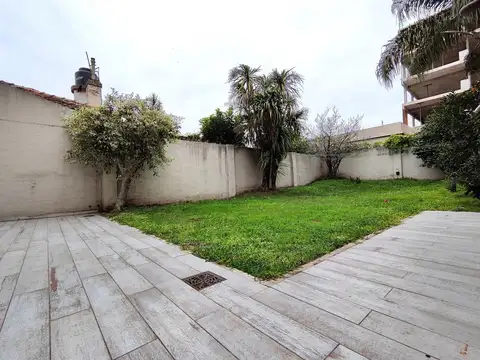 Depto Tipo Casa en Venta con 1 cocheras