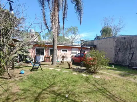 CASA 4 AMBIENTES AMPLIO JARDIN Y PATIO CON PILETA