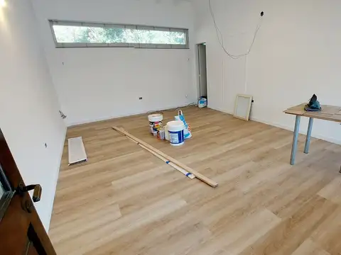 Av. Andres Rolon  al 100