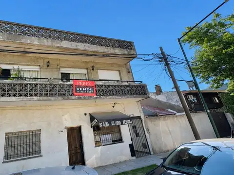 casa tipo ph en planta alta con terraza