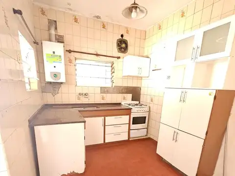 Casa 4 ambientes con 1 baño