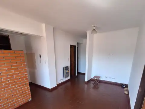 Departamento 5 ambientes con 1 baño