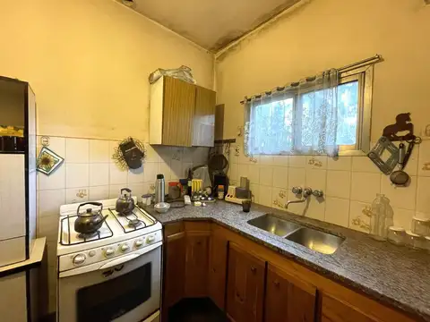 Casa 4 ambientes con 1 baño