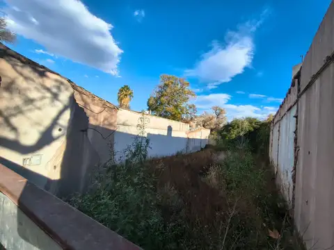 Terreno en Venta 27  mts Fondo