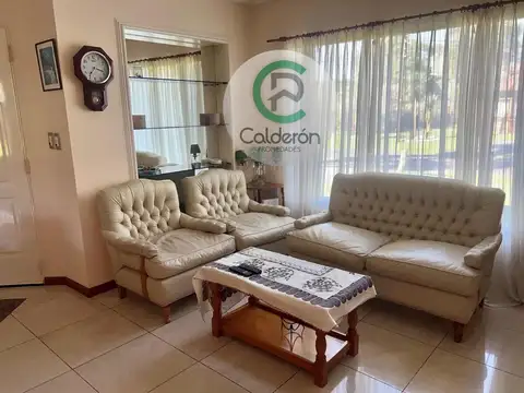 Casa 5 ambientes con 3 baños
