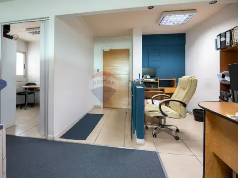 Oficina en Venta con 2 cocheras