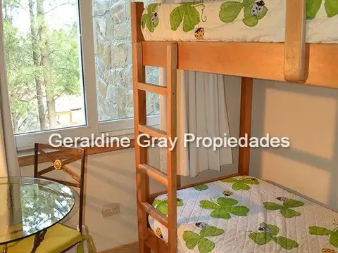 Casa 6 ambientes con 5 baños