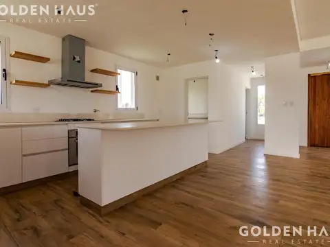 Casa 4 ambientes con 3 baños