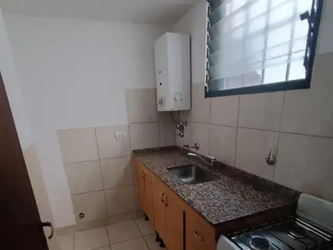 Monoambiente. Echesortu. Patio.Parrillero