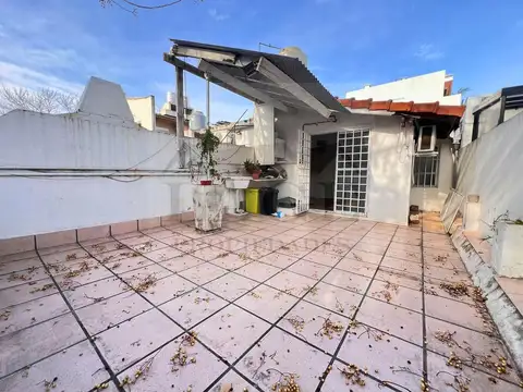 PH 3 AMB FRENTE SIN EXPENSAS CON TERRAZA RECICLADO