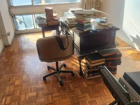 Excelente oficina Apto vivienda 2 ambientes c-frente a gran pulmon abierto de manzana muy luminoso