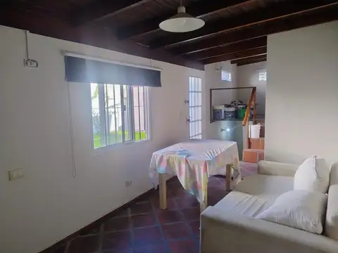 Depto Tipo Casa en Alquiler de 2 ambientes