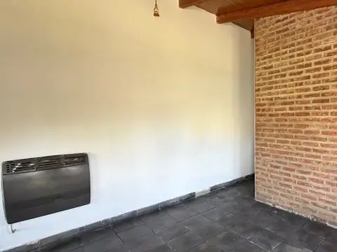 Casa 3 ambientes con 1 baño
