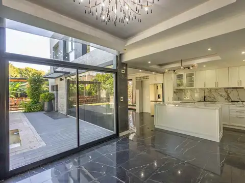 CASA VENTA BARRIO BRISAS ADROGUE, 4/5 DORMITORIOS
