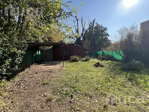 Alquiler Anual Luminosa Casa un Dormitorio y Jardin, La Bota al 1100