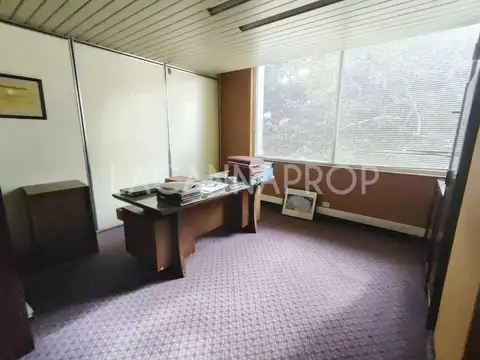 LOCAL EMPRESARIAL DE 1.190 M² CON COCHERAS EN COLEGIALES