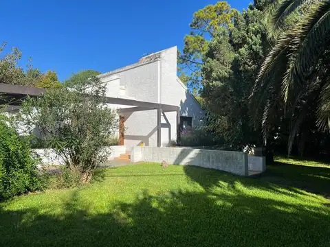 VENTA ALQUILER  CASA EN COUNTRY CLUB LOMA VERDE APTA CREDITO HIPOTECARIO AMENITIES LOTE INTERNO