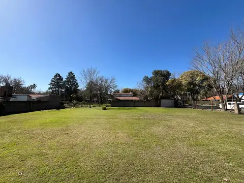 Dos lotes de terreno en venta- F. Ramírez al 1900, Barrio Los Troncos, Funes- 1050 M2