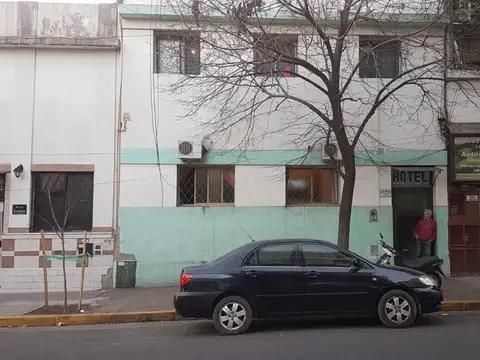 LOTE PROPIO   de 349 m2.  con Fondo de Comercio de Hotel Funcionando 28 Habitaciones con 525 m2 Cubiertos