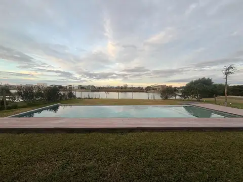 Venta casa 7 ambientes en San Sebastian, Escobar