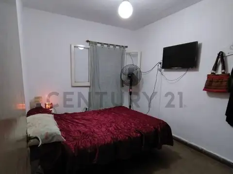 Venta - CASA, 2 DORMITORIOS CON COCHERA - Rosario