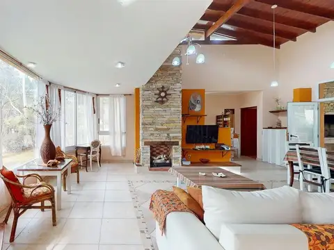 Casa en Venta en Carilo, USD 335.000