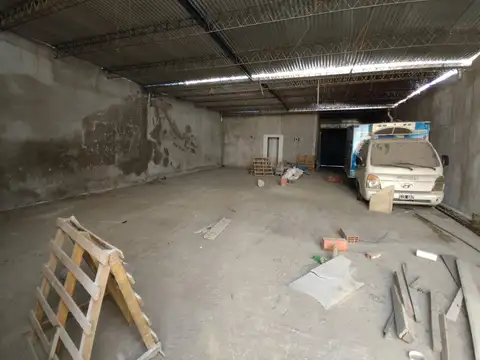 Avenida Luro al 4700 e/ Founier e Inca